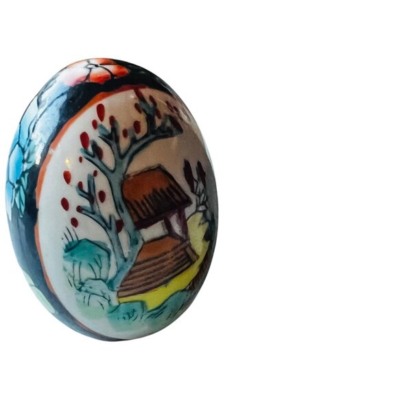Hand-Painted Satsuma Porcelain Decorative Asian-Themed Egg With Floral & Village - Picture 9 of 9